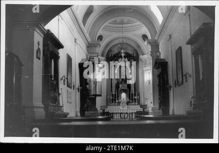 01/01/1950. L'intérieur de l'église de l'Hôpital de la Caridad. Au-dessus de l'autel principal, une image de la Vierge de la Charité. Crédit : Album / Archivo ABC Banque D'Images