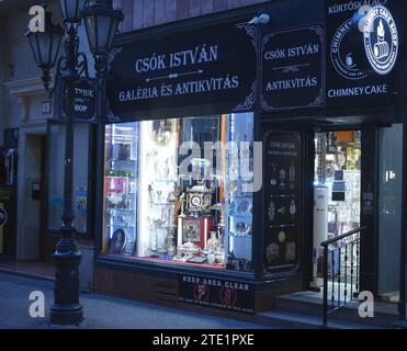 Csok Istvan galeria es antikvitas, magasin d'antiquités, Vaci utca, Vaci Street, Budapest, Hongrie Banque D'Images