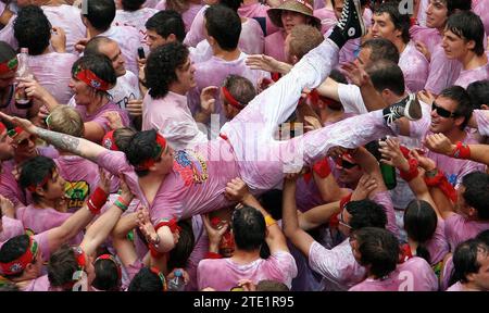 07/05/2009. pamplona, 6-7-09-.-fêtes de san fermin ; dans l'atmosphère de l'image dans elchupinazo.-photo ernesto acute.archdc. Crédit : Album / Archivo ABC / Ernesto Agudo Banque D'Images