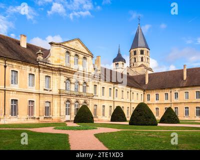 Cluny, France - 14 octobre 2023 : l'abbaye de Cluny en Bourgogne fut l'un des centres religieux les plus influents du Moyen âge comme le point de départ Banque D'Images