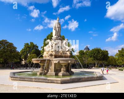 Nîmes, France - 4 octobre 2023 : Fontaine de Pradier au parc de l'Esplanade Charles de Gaulle à Nîmes dans le sud de la France Banque D'Images