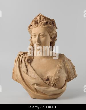 Buste de Caroline, Reine d'Angleterre, John Michael Rysbrack, 1738 Carolina a utilisé la tête à droite un peu à droite et porte une couronne sertie de perles et de pierres précieuses, qui sont partiellement recouvertes de quelques pierres à cheveux bouclés. Des cheveux, qui sont absorbés dans un tort à l'arrière de la tête et sont maintenus ensemble par un collier de perles, un strict pend dans l'épaule droite. Le buste se termine sous la poitrine et sur le haut des bras. Elle a un décolleté bas. L'épaule gauche est partiellement recouverte par sa robe, qui est remplie de fourrure, sur laquelle, ainsi que sur les barres sur les manches, des gemmes sont ap Banque D'Images