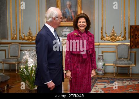 STOCKHOLM 20231220RCarl Gustaf et la Reine Silvia lors d'une réception cadeau au Palais de Stockholm à l'occasion du prochain 80e anniversaire de la Reine. Banque D'Images