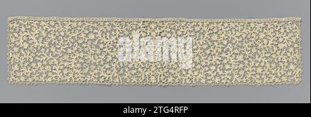 Cravate côté cou avec un motif symétrique de nombreuses vrilles avec de petites feuilles et des fleurs, anonyme, c. 1675 - c. 1699 Dassle Slip de couleur naturelle côté aiguille : côté vénitien plat. Motif apparemment confus mais symétrique avec un axe vertical au milieu duquel se déplacent de nombreuses fleurs et feuilles de curling. Les motifs sont faits avec des points feston, où des motifs simples dans différentes fleurs et feuilles ont été réalisés avec des évidements. Les motifs sont reliés par un sol potente. Le haut de la bande est fini avec une cravate. Le dessous et les deux côtés courts sont finis avec un bord d'arc. Ven Banque D'Images