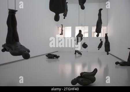 L'exposition Critical Mass du sculpteur britannique Antony Gormley au Musée Rodin à Paris Banque D'Images