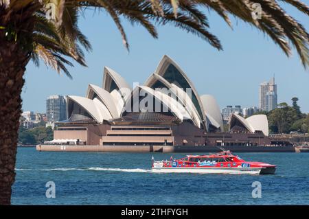 Sydney Opera House à partir de Milsons Point, Sydney, New South Wales, Australia Banque D'Images