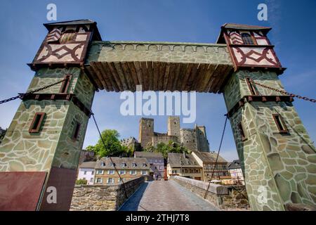 Château de Runkel, vieux pont de Lahn, Runkel sur la Lahn, Hesse, Allemagne, Europe Banque D'Images