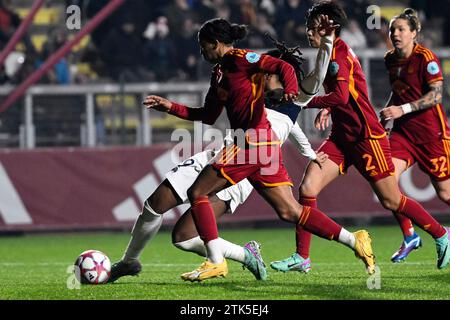 Rome, Italie. 20 décembre 2023. Marie-Antoinette Katoto du Paris Saint Germain marque le but de 0-2 lors du match de la phase de groupes C de la Ligue des Champions féminine entre L’AS Roma et le Paris Saint Germain au stade tre fontane, Rome (Italie), le 20 décembre 2023. Crédit : Insidefoto di andrea staccioli/Alamy Live News Banque D'Images