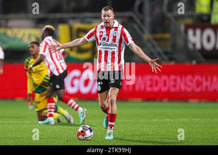 Den Haag, pays-Bas. 20 décembre 2023. DEN HAAG, PAYS-BAS - DÉCEMBRE 20 : Arno Verschueren du Sparta Rotterdam dribble lors du match de 2e tour de la Toto KNVB Cup entre ado Den Haag et Sparta Rotterdam au Bingoal Stadion le 20 décembre 2023 à Den Haag, pays-Bas. (Photo Hans van der Valk/Orange Pictures) crédit : Orange pics BV/Alamy Live News Banque D'Images