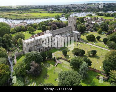 Christchurch Priory Dorset UK drone, angle élevé aérien Banque D'Images