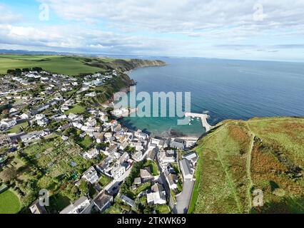 Gorran Haven village de pêcheurs Cornwall UK drone, angle élevé aérien Banque D'Images