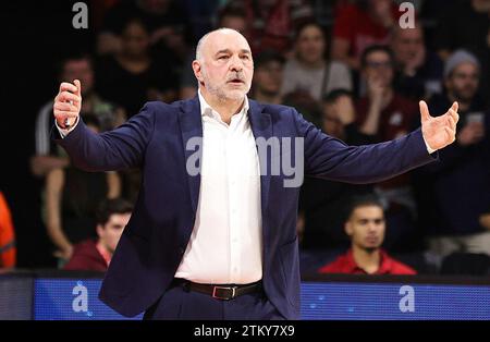 Pablo Laso (Bayern Basketball, Cheftrainer) gestikuliert. GER, FC Bayern Basketball vs. Anadolu Efes Istanbul, Basketball, Euroleague, saison 2023/2024, 20.12.2023, photo : Eibner-Pressefoto/Marcel Engelbrecht Banque D'Images