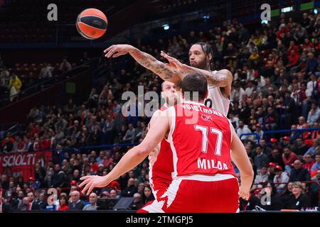 Milan, Italie. 20 décembre 2023. Mike Scott (LDLC Asvel Villeurbanne) lors de EA7 Emporio Armani Milano vs LDLC ASVEL Villeurbanne, match de basket-ball Euroleague à Milan, Italie, décembre 20 2023 crédit : Agence photo indépendante/Alamy Live News Banque D'Images