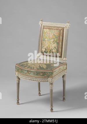 Stoel Kops-Amoublement, Anonyme, c. 1793 - C. 1795 chaise couverte, faisant partie du KopsEublement, en bois de hêtre peint blanc et gris bleu et reposant sur des pieds coniques. Les règles de siège et les appuis de la fenêtre arrière, avec des colonnes canalisées toscanes comme arrière-styles, montrent un pneu tressé poignardé avec des rosettes. Terminer avec des rosettes et des feuilles d'acanthe. Le rembourrage présente des motifs floraux sur un sol satiné bleu clair ; maintenu sur le dos par des griffons. Commandé pour le bâtiment Nieuwe Gracht 74, Haarlem. VOIR : BK-15615-A/P ; BK-15614 ; BK-15616-A/B. Travailleur du meuble : NetherlandsConcepteur : bois d'Amsterdam (matière végétale). soyez Banque D'Images