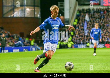 Glasgow, Royaume-Uni. 20 décembre 2023. Après leur victoire de la Viaplay Cup le 17 janvier à Hampden Park, les Rangers jouent maintenant à St Johnstone sur leur terrain d'Ibrox Stadium, Glasgow, Écosse, Royaume-Uni. Les Rangers sont maintenant à seulement 5 points derrière Celtic avec deux matchs en main, donc le résultat de ce match est très important. Crédit : Findlay/Alamy Live News Banque D'Images