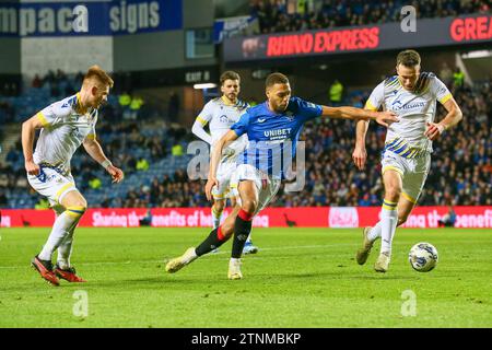 Glasgow, Royaume-Uni. 20 décembre 2023. Après leur victoire de la Viaplay Cup le 17 janvier à Hampden Park, les Rangers jouent maintenant à St Johnstone sur leur terrain d'Ibrox Stadium, Glasgow, Écosse, Royaume-Uni. Les Rangers sont maintenant à seulement 5 points derrière Celtic avec deux matchs en main, donc le résultat de ce match est très important. Crédit : Findlay/Alamy Live News Banque D'Images