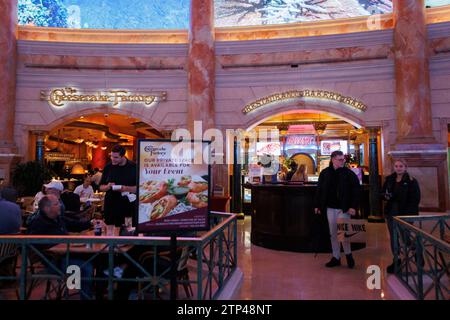 Vue générale de Cheesecake Factory à Las Vegas, Nevada, États-Unis. Photo prise le 11 décembre 2023. © Belinda Jiao jiao.bilin@gmail.com 075989312 Banque D'Images