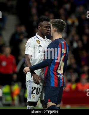 Madrid, 03/02/2023. COPA del Rey. Real Madrid - Barcelone. Dans l'image, Vinicius et Gavi. Photo : Ignacio Gil. Archdc. Crédit : Album / Archivo ABC / Ignacio Gil Banque D'Images