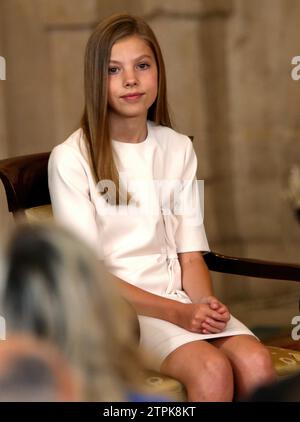 Madrid, 06/19/2019. MM. SS Le Roi Felipe et la Reine Letizia, accompagnés de la Princesse Leonor et de l'Infante Sofía, lors de la remise des médailles pour mérite civil au Palais Royal. Photo : Ernesto Agudo ARCHDC. Crédit : Album / Archivo ABC / Ernesto Agudo Banque D'Images