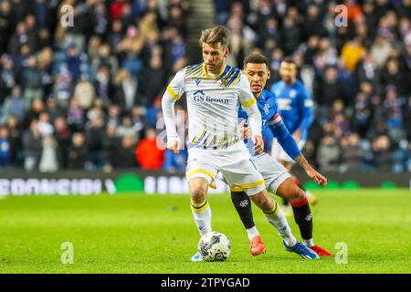 Glasgow, Royaume-Uni. 20 décembre 2023. Après leur victoire de la Viaplay Cup le 17 janvier à Hampden Park, les Rangers jouent maintenant à St Johnstone sur leur terrain d'Ibrox Stadium, Glasgow, Écosse, Royaume-Uni. Les Rangers sont maintenant à seulement 5 points derrière Celtic avec deux matchs en main, donc le résultat de ce match est très important. Crédit : Findlay/Alamy Live News Banque D'Images