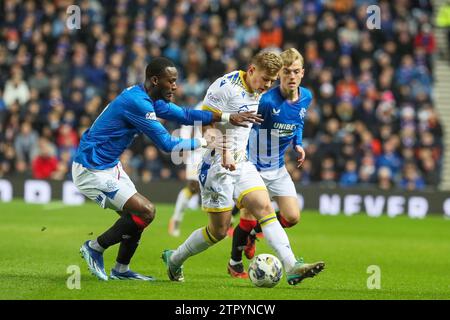 Glasgow, Royaume-Uni. 20 décembre 2023. Après leur victoire de la Viaplay Cup le 17 janvier à Hampden Park, les Rangers jouent maintenant à St Johnstone sur leur terrain d'Ibrox Stadium, Glasgow, Écosse, Royaume-Uni. Les Rangers sont maintenant à seulement 5 points derrière Celtic avec deux matchs en main, donc le résultat de ce match est très important. Crédit : Findlay/Alamy Live News Banque D'Images