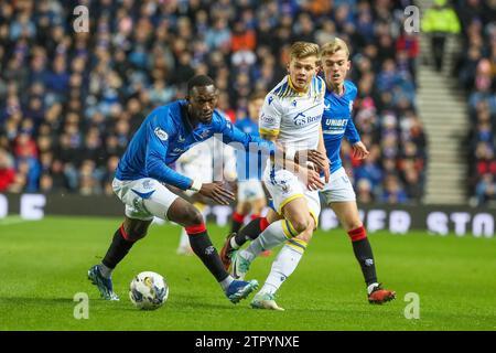 Glasgow, Royaume-Uni. 20 décembre 2023. Après leur victoire de la Viaplay Cup le 17 janvier à Hampden Park, les Rangers jouent maintenant à St Johnstone sur leur terrain d'Ibrox Stadium, Glasgow, Écosse, Royaume-Uni. Les Rangers sont maintenant à seulement 5 points derrière Celtic avec deux matchs en main, donc le résultat de ce match est très important. Crédit : Findlay/Alamy Live News Banque D'Images