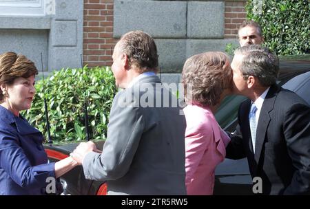 06/11/2001. Madrid 12-6-01. Visite du président des États-Unis Bush au palais Zarzuela avec les rois. Photo Jose Garcia. Archdc. Crédit : Album / Archivo ABC / José García Banque D'Images