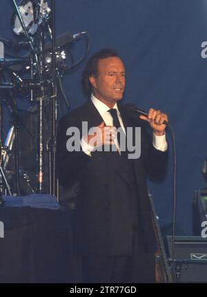 09/18/2001. 09-18-01-Madrid. -Concert de Julio Iglesias ; .- .photo Ernesto Agudo.Archdc. Crédit : Album / Archivo ABC / Ernesto Agudo Banque D'Images