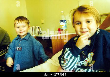 Gomel (Bélarus), 11/9/2000. Le "village de la mort", dans l'épicentre de la zone la plus touchée par la tragédie de la centrale nucléaire de Tchernobyl. Quelques enfants admis au service d'hématologie et d'oncologie de l'hôpital Gomel. Photos : Manuel Ramírez. Crédit : Album / Archivo ABC / Manuel Ramírez Fernández de Córdoba Banque D'Images