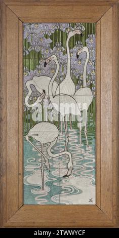 Tableau carrelé, peint avec des flamants roses dans un paysage aquatique avec des iris, Bert Nienhuis (I), c. 1900 Tableau carrelé de deux fois cinq tuiles avec la présentation de flamants roses dans un paysage aquatique avec des iris en bleu, vert, jaune, violet, rose et noir. Dans la liste de chêne profilé. Carreaux marqués : Boch Frères la Louviere A en relief. Signé à l'avant avec monogramme ln. Amsterdamla Louvière Faïence Tile Tableau de deux fois cinq tuiles avec la présentation de flamants roses dans un paysage aquatique avec iris en bleu, vert, jaune, violet, rose et noir. Dans la liste de chêne profilé. Carreaux marqués : Boch Frères la Louvière Banque D'Images