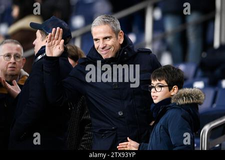 Paris, France. 21 décembre 2023. L'acteur français Medi Sadoun lors du match de football de Ligue 1 entre le Paris Saint-Germain PSG et le FC Metz au Parc des Princes à Paris, France, le 20 décembre 2023. Crédit : Victor Joly/Alamy Live News Banque D'Images