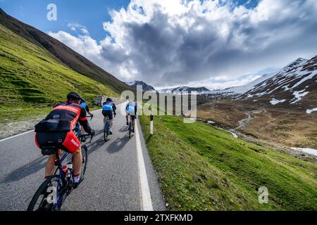 Cyclisme sur route au col du Stelvio près de Bormio, Italie Banque D'Images