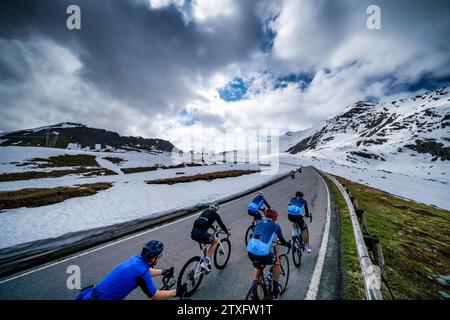 Cyclisme sur route au col du Stelvio près de Bormio, Italie Banque D'Images