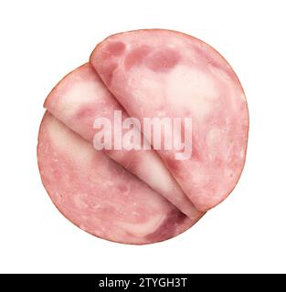 morceaux ronds de jambon isolé sur fond blanc avec chemin de découpage, morceaux de jambon de porc coupés en tranches disposées pour créer la mise en page, la nourriture italienne Banque D'Images