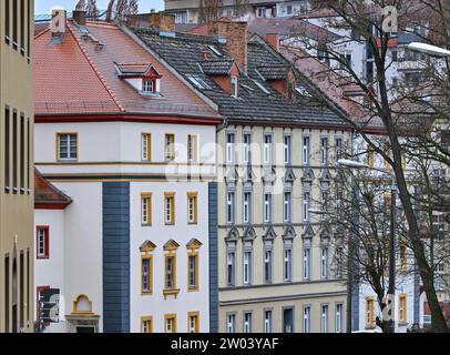 20 décembre 2023, Brandenburg, Francfort (Oder) : appartements dans des immeubles d'habitation dans des bâtiments anciens rénovés. Photo : Patrick Pleul/dpa Banque D'Images