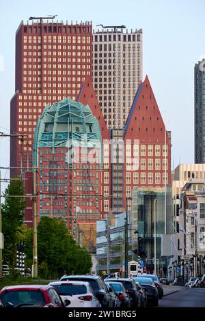 La vue Skyline avec les tours de différents ministères, appartements et bureaux à la Haye, pays-Bas Banque D'Images