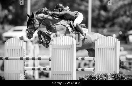 Jaydan Stettner, du Canada, participe au Canadian Premier Horse Show 2023 au Thunderbird Show Park à Langley, au Canada. Banque D'Images