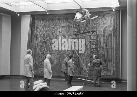 (Légende originale) David et Bathsheba, dix tapisseries bruxelloises sont accrochées dans le Rijksmuseum ca. 20 décembre 1972 Banque D'Images