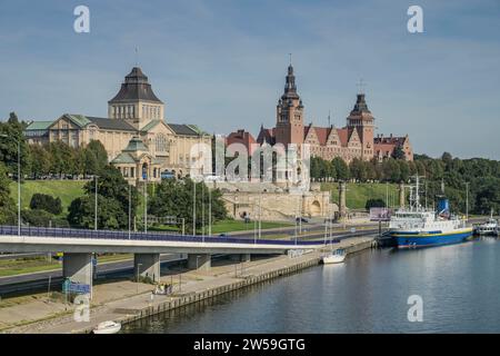 Rivière Oder, Musée national, Muzeum Narodowe, Bureau de la voïvodie de Poméranie occidentale, Zachodniopomorski Urzad Wojewodzki, Hakenterrasse, Szczecin, Ouest Banque D'Images