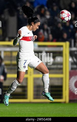 Sakina Karchaoui du Paris Saint Germain en action lors du match de la phase de groupes C de la Ligue des Champions féminine entre L'AS Roma et le Paris Saint Germain au stade tre fontane, Rome (Italie), le 20 décembre 2023. Banque D'Images