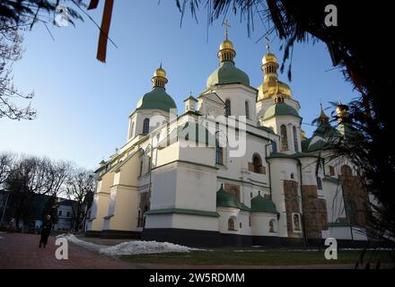 Kiev, Ukraine. 20 décembre 2023. La cathédrale Sainte-Sophie est photographiée dans la zone de conservation nationale Sainte-Sophie de Kiev à Kiev, en Ukraine, le 20 décembre 2023. (Photo par Ukrinform/NurPhoto) crédit : NurPhoto SRL/Alamy Live News Banque D'Images