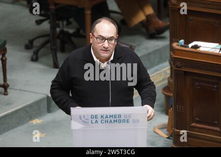 Bruxelles, Belgique. 21 décembre 2023. PS' Ahmed Laaouej photographié lors d'une session plénière de la Chambre au Parlement fédéral à Bruxelles le jeudi 21 décembre 2023. BELGA PHOTO HATIM KAGHAT crédit : Belga News Agency/Alamy Live News Banque D'Images