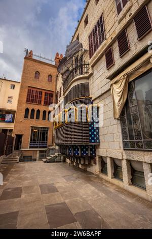 L'extérieur du Palau Güell, Barcelone, Espagne Banque D'Images