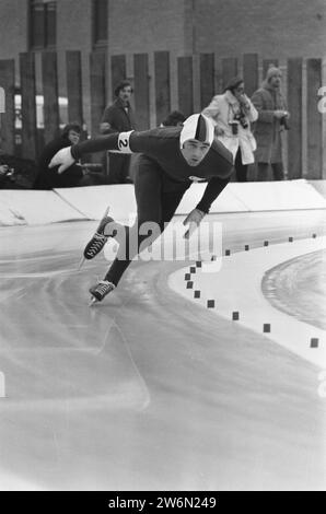 Compétitions de patinage pour la première coupe du monde ISSL pour les professionnels à de Uithof à la Haye , Erhard Keller en action ca. 6 janvier 1973 Banque D'Images