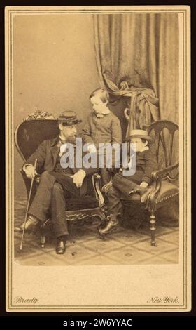 Willie et Tad Lincoln, fils du président Abraham Lincoln, avec leur cousin Lockwood Todd) - Brady Banque D'Images