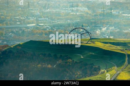 Vue aérienne, Hoheward Soil tip avec l'observatoire de l'horizon, point de repère, vue sur Hochlarmark et la tour sinueuse de l'ancien Recklinghausen II coll. Banque D'Images