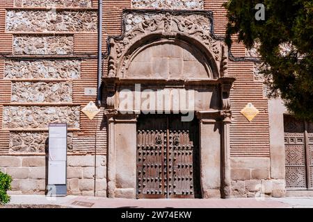 Portail du couvent de Las Descalzas Reales - Monasterio de las Descalzas Reales, est un monastère royal situé à Madrid, ancien palais. Madrid, Co Banque D'Images