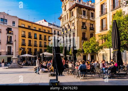 La Plaza de Ramales est un espace dans le Madrid des Austrias. En 1841, il prit le nom de Ramales en mémoire de la bataille de Ramales. Madrid, Comunidad Banque D'Images