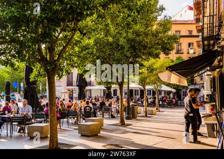 La Plaza de Ramales est un espace dans le Madrid des Austrias. En 1841, il prit le nom de Ramales en mémoire de la bataille de Ramales. Madrid, Comunidad Banque D'Images