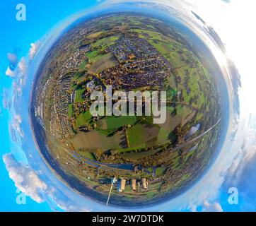 Vue aérienne, vue locale zone résidentielle Herringer Heide prairies et champs avec arbres caduques d'automne, centrale électrique RWE Generation se Gersteinwerk, Banque D'Images